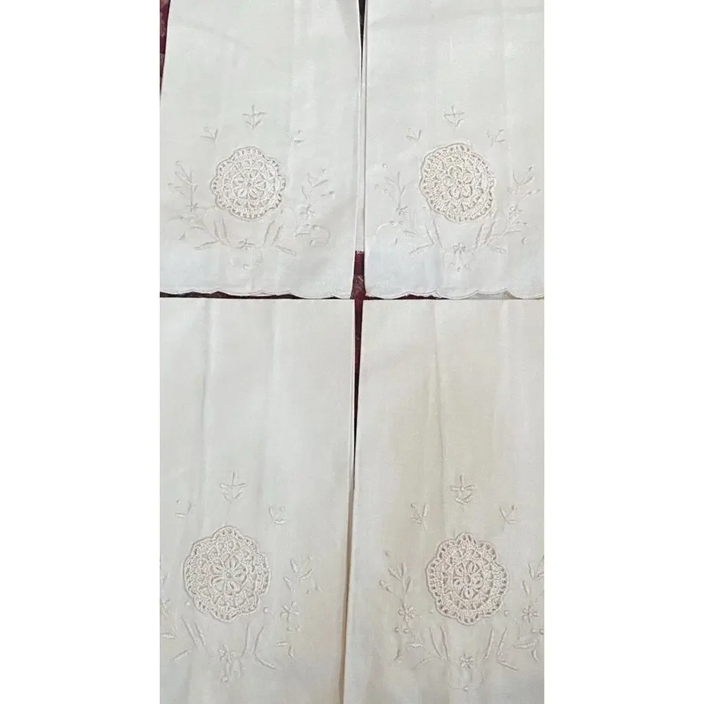 Vintage Guest Towels Set 4 Embroidered Crochet Lace Cream Fingertip Towels
